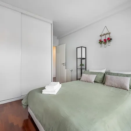 Castelo Point - 2br Luxe In The Heart Of Appartement *
