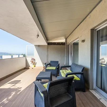 Castelo Point - 2br Luxe In The Heart Of