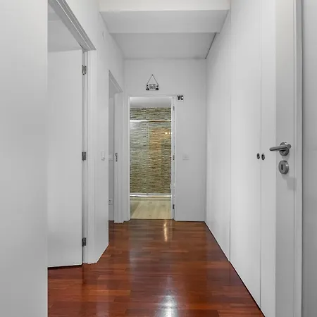 Apartment Castelo Point - 2br Luxe In The Heart Of Guimarães